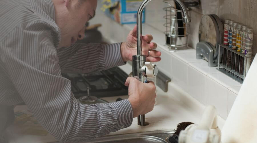 Professional expert plumbing services in North Henderson, IL